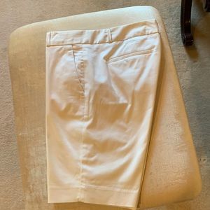 Banana republic, white chino shorts size 4